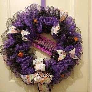 Holiday wreath
